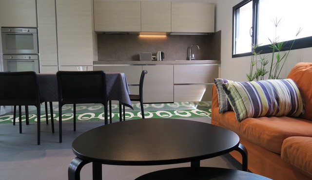 LOFT IN THE HEART OF THE VILLAGE, IN THE COUNTRY, 10MN FROM AIX