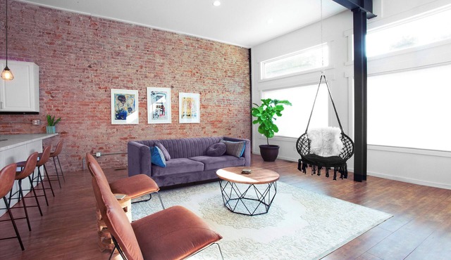 Loft in the Zoo Premium downtown apartment!