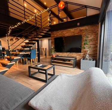 Loft industriel avec jacuzzi