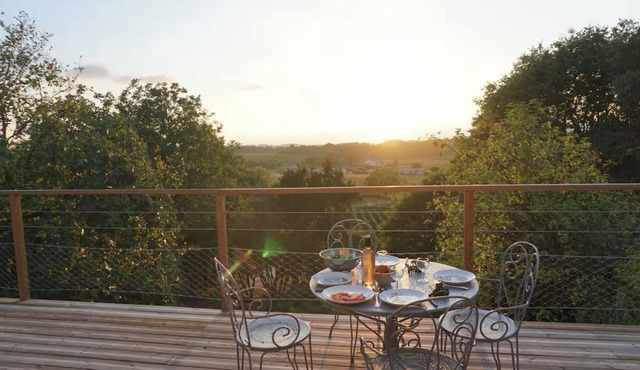 Loft perched on the heights of Saint Emilion.