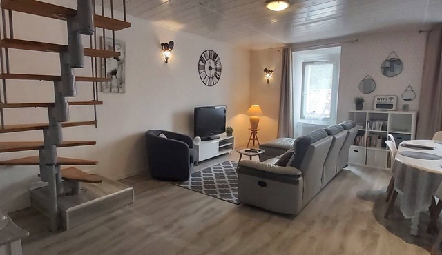 Loft Refait à Neuf Dans une Ancienne Maison de Village