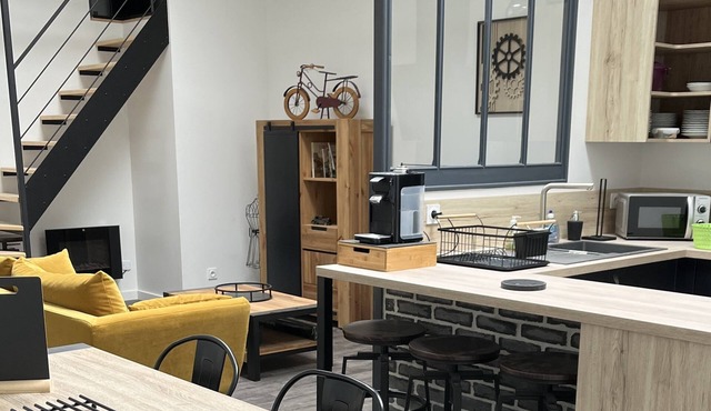 Loft Relais Cœur de France 3 Étoiles. Décoration Style Industriel. Centre-ville