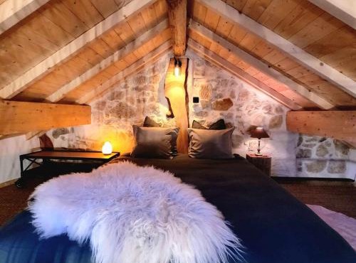 Loft Romantique Insolite avec Balnéo