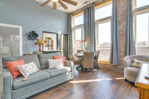 Loft-Style Apt in Dtwn Monett Pets Welcome!