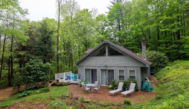 Loft Style Cabin In West Stockbridge, Book Now!