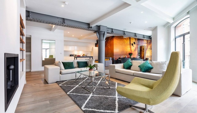 Loft Style Luxury Nr Buckingham Pal. HUGE 3bd 2bth