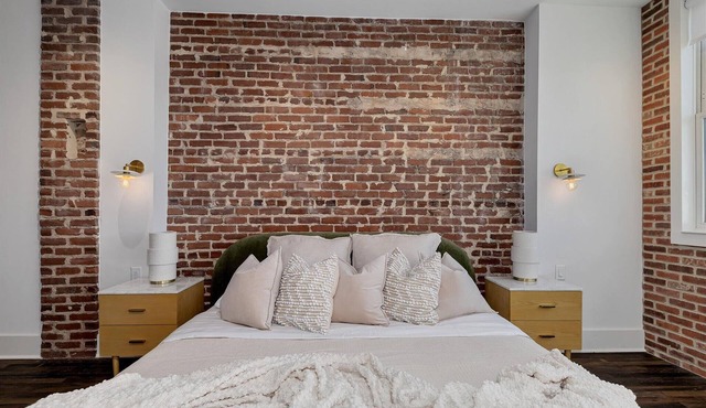 Loft Style Spacious Lux Apt 203, sleeps 6