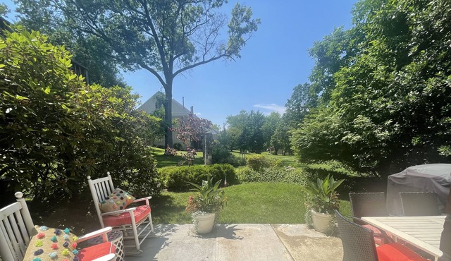 Loft style townhome on tree-lined semi-private neighborhood