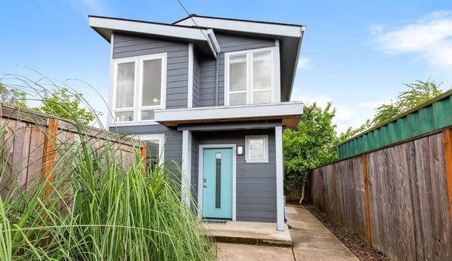 Loftium | Charming Alberta Guest House!