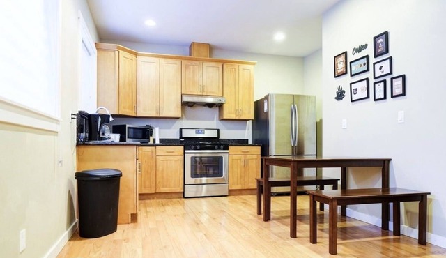 Loftium | Cozy Suite Near Downtwn & Light Rail!