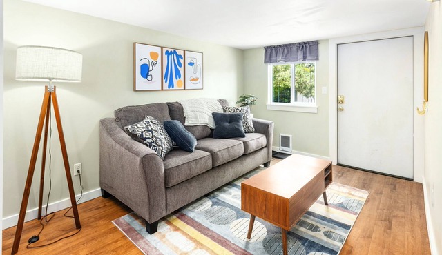 Loftium | Fabulous & Chic Guest Suite in Magnolia!