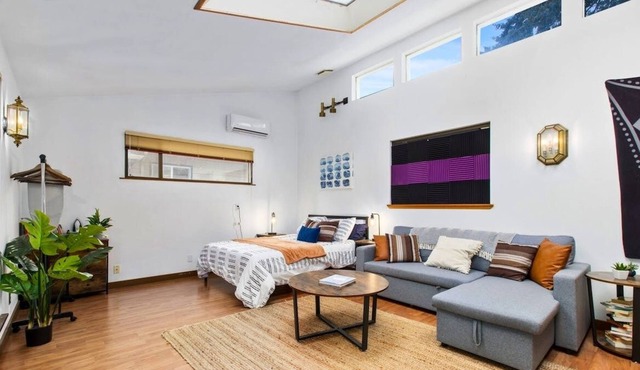 Loftium | Hidden Shoreline Gem Studio Near Richmond Beach!