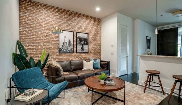 Lofts At 30th-Maestro-2 Units-Mins to Broadway