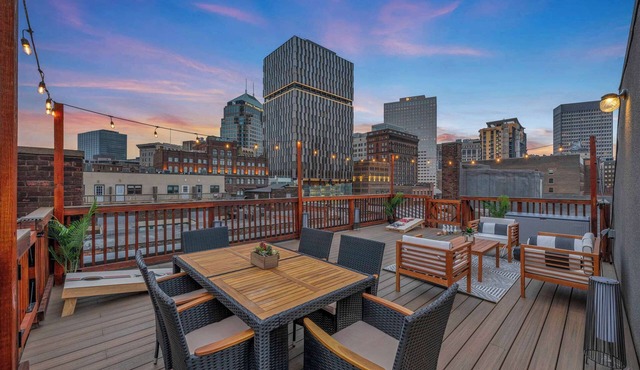 Lofts on 4th Penthouse | Sleeps 14 | 2 units