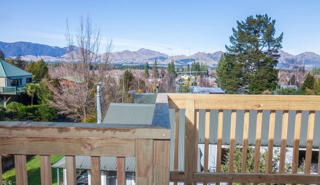 Lofty Quarters - Hamner Springs Holiday Home