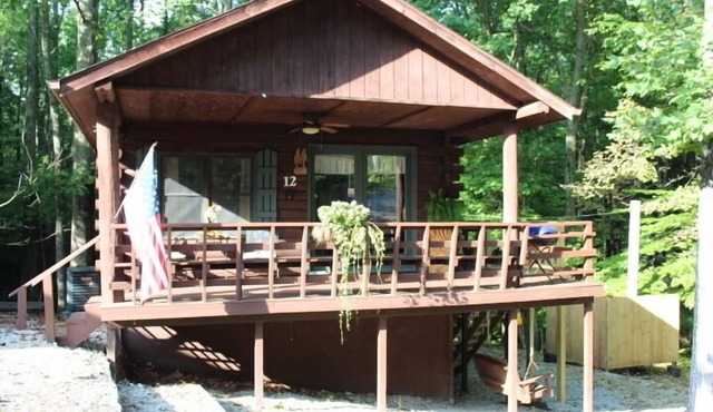 Log Cabin 12 with Hot Tub at Osborn Boat Ramp on Patoka Lake