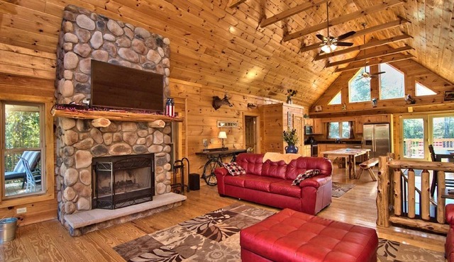 Log Cabin 2 acre borders Lehigh River & Trail - Game room, Bar, Fire Pit, decks