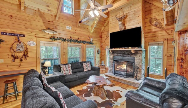 Log Cabin 2 acres borders Lehigh River & Trail-Game room, Bar, Fire Pit, hot tub