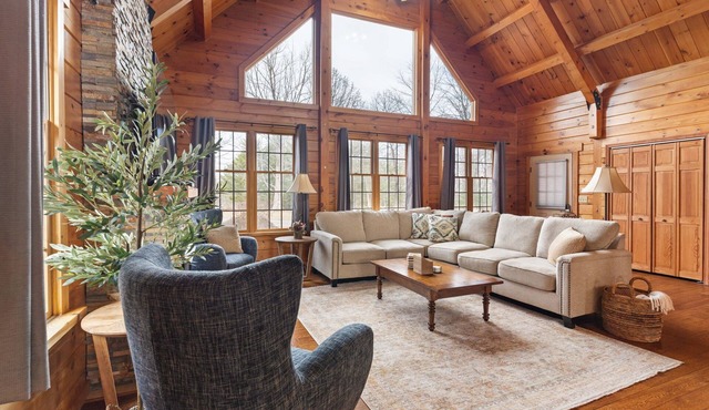 Log Cabin, 27 Acre Modern Mountain Escape, Pool, Hot Tub and Fireplace