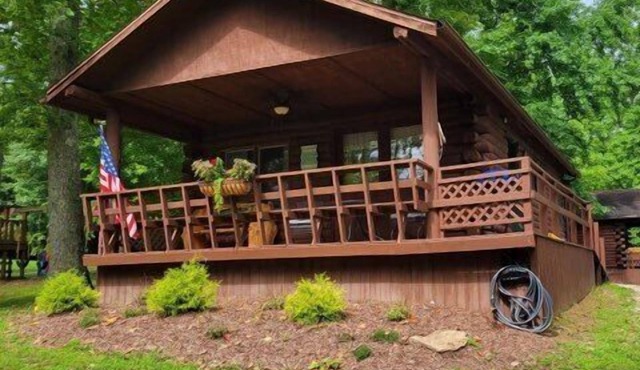Log Cabin 3 at Osborn Boat Ramp on Patoka Lake