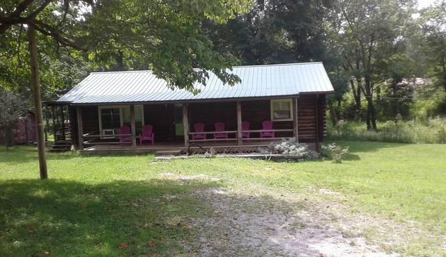 LOG Cabin, 5 miles from town, but very country setting