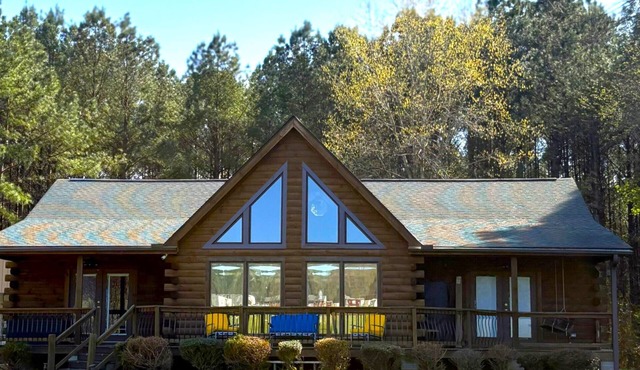 Log Cabin 6 minutes from Haliwa-Saponi Powwow