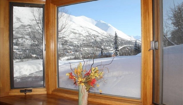 Log Cabin Chalet/Spectacular Mtn. Scenery 3Bdrm/2 ba $239 Summer/$195.00 Winter