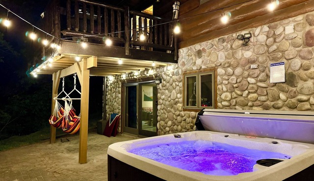 Log Cabin Escape with River Views! King Beds + Hot Tub+ Sauna