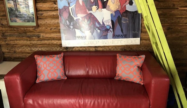 LOG CABIN FOREST GETAWAY