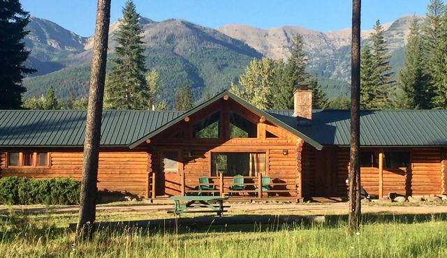 Log Cabin Getaway with Scenic Mountain Views in Montana’s Seeley-Swan Valley