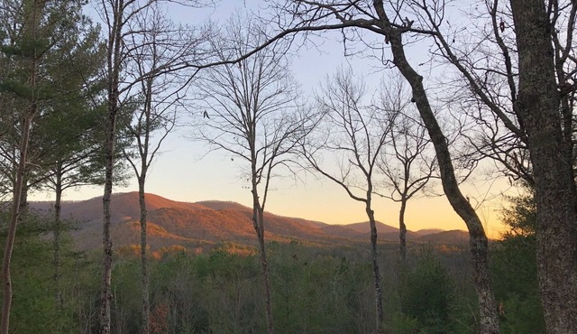 Log Cabin! Great Views! Game Room! Paved Roads!