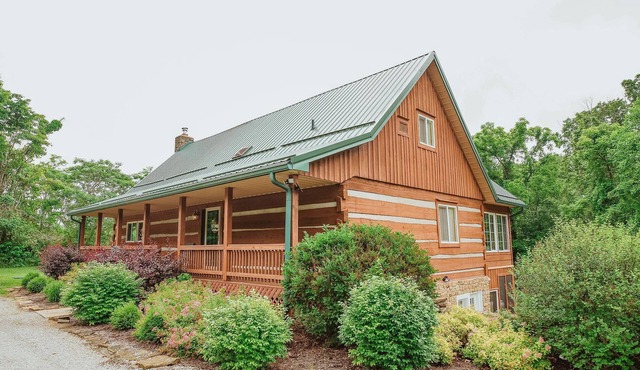 Log Cabin, Hot Tub, Fire Pit, Near Yellowwood