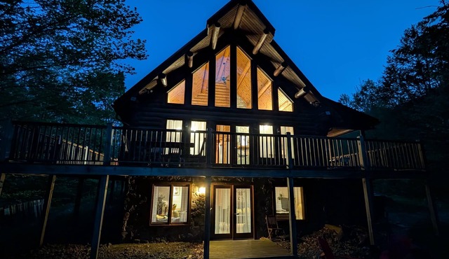 Log Cabin, Hot tub, near Tremblant