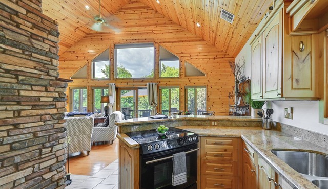 Log Cabin in Payson w/Deck, Mtn & Creek Views