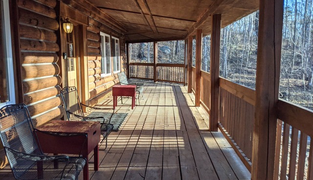 Log Cabin in the Mountains! Large family friendly!