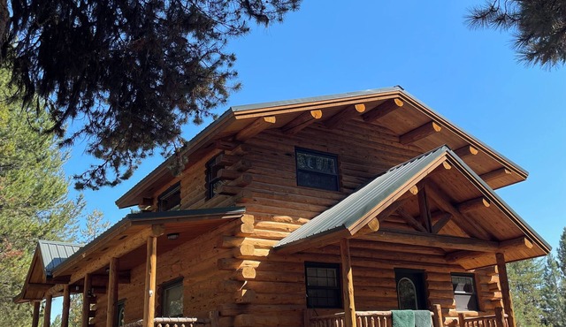 Log Cabin in the Pines near Happys Inn MT!