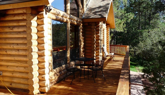 Log Cabin in the Pines, Treehouse with Swinging Bridge, beautiful stream nearby