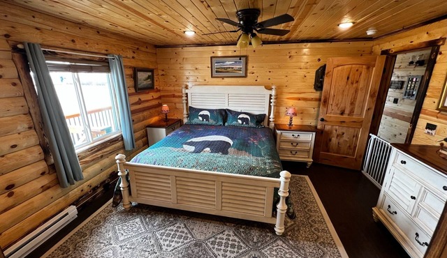 Log Cabin in Whitehall