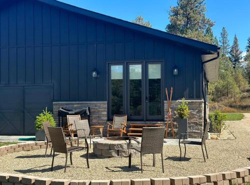 Log Cabin Lane Guesthouse