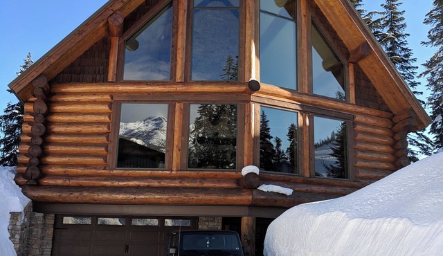 Log Cabin Living In Snoqualmie Pass