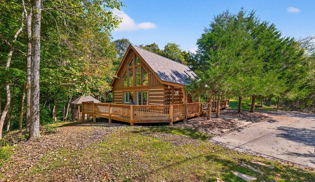 Log Cabin Luxury Near IU & Lake Monroe