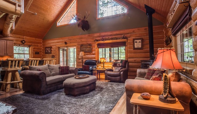 Log Cabin Luxury - Only 3 miles from Sand Valley!