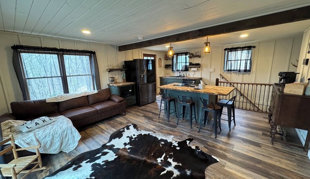 Log cabin minutes from Raystown Lake!