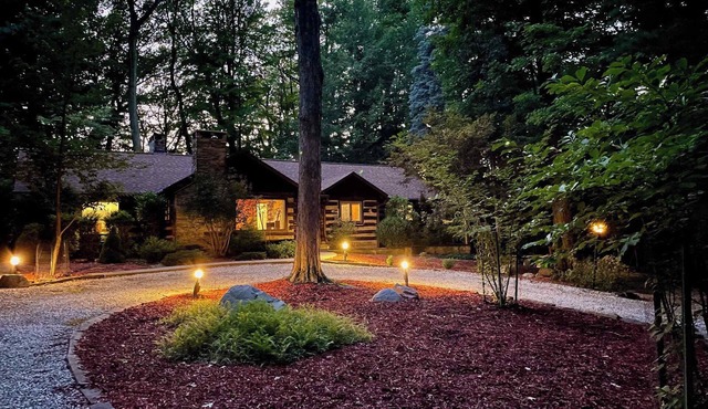 Log Cabin - Natures Oasis - Fire Pit & Gazebo