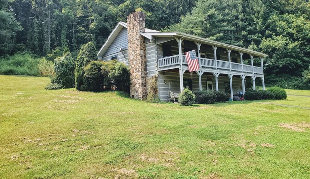 Log Cabin near Dale Hollow Dam