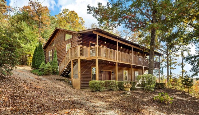 Log Cabin Near Lake Lure, Tryon, and Asheville!