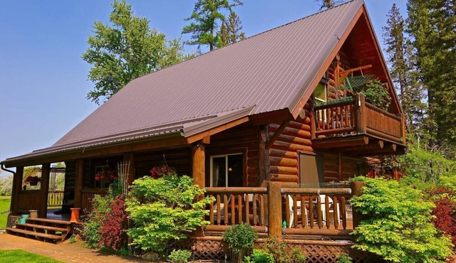 Log Cabin On Acreage Near Meadow Lake Resort