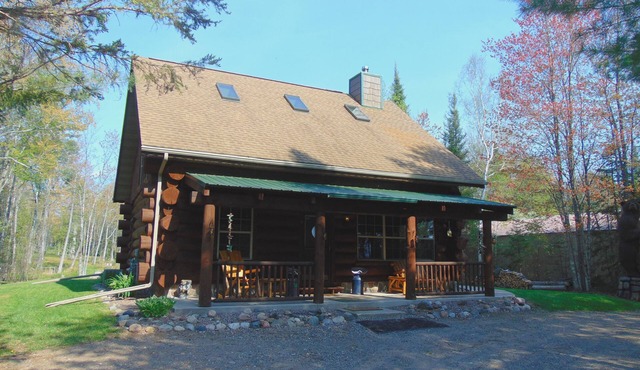 Log cabin on beautiful Keyes Lake
