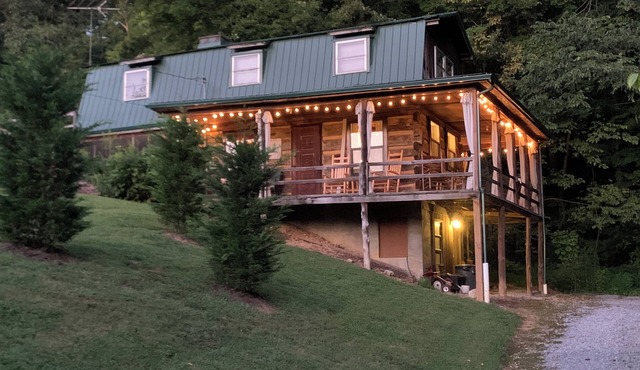Log cabin on farm 3 miles from Greeneville TN