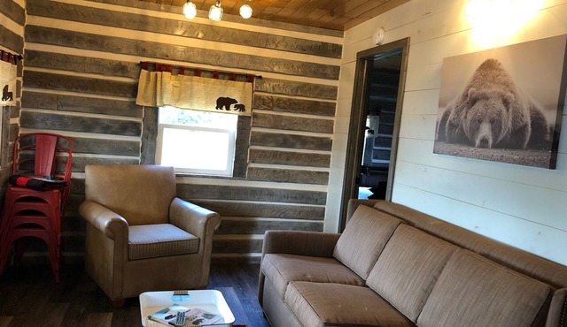 Log Cabin on Lake Alice & ATV/UTV Trails, Little Bear 2-Bedroom